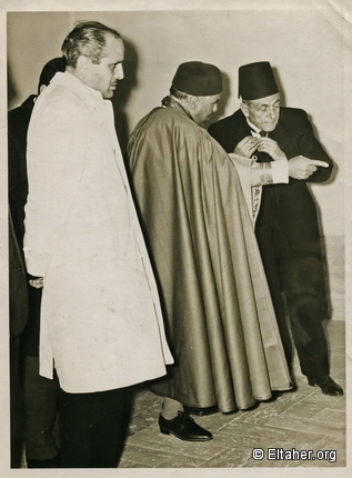 1963 - possible Bourguiba and Jr. at parents grave